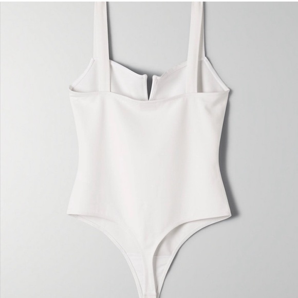 BNWT Aritzia ‘Notch’ Bodysuit size medium - Picture 2 of 5